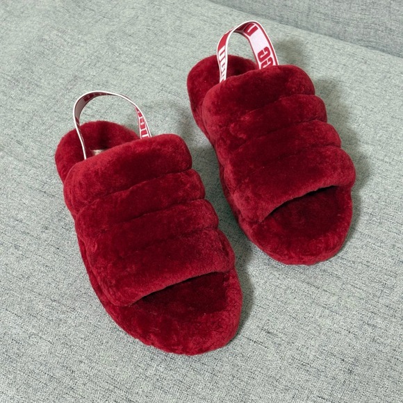 UGG Fluff Yeah Slide Slippers Red Lamb Fur Women Size 9 EUC - Picture 3 of 13